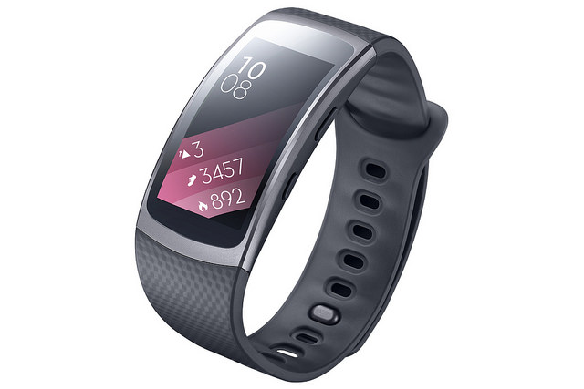 alt="Gear Fit2"