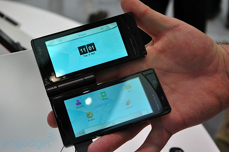Слово с двумя экранами. Телефон Fujitsu с двумя экранами. Smartfoni s dvumia ekranami. Смартфон с двумя экранами раскладной квадратный. Смартфон со вторым экраном.