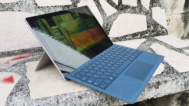 alt="Surface Pro 2017"