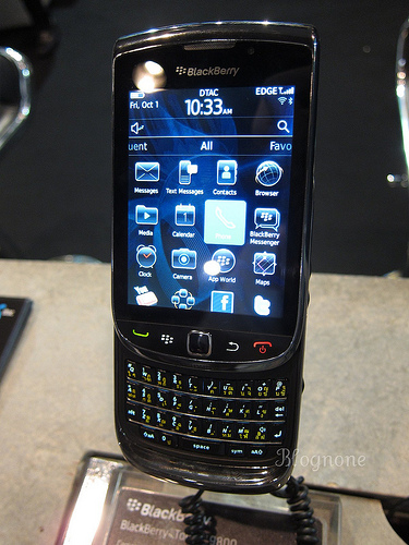 alt="BlackBerry Torch 9800"