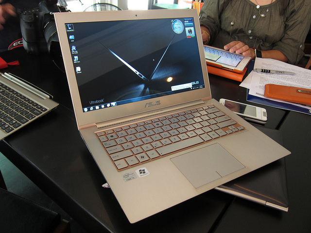 alt="Zenbook"