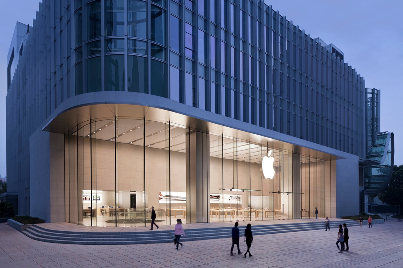 alt="Apple Store"