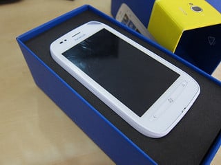 alt="Lumia 710 Box"