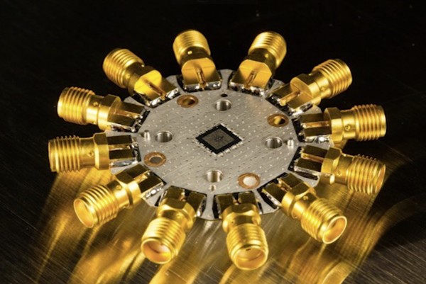 alt="Google's quantum chip"