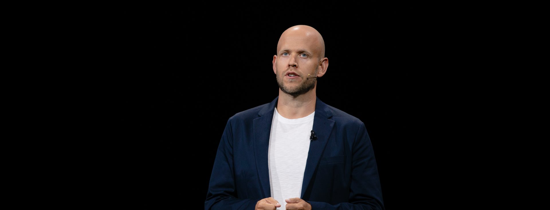 alt="Daniel Ek"