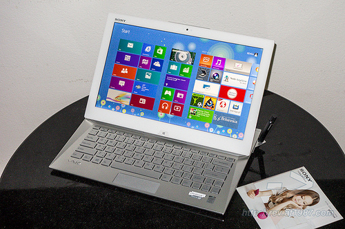 alt="Sony VAIO Duo 13"