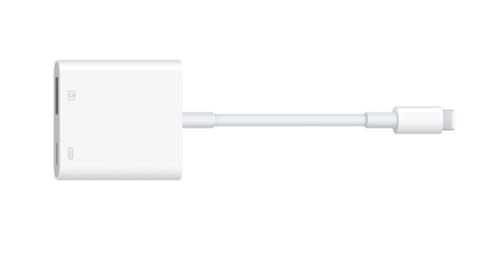 มีรายงานจากผู้ใช้อุปกรณ์เสริมของ iPhone และ iPad พบว่าหลังอัพเดตระบบปฏิบัติการเป็นเวอร์ชันล่าสุด iOS 16.5 และ iPadOS 16.5 ที่เพิ่งออกมาไม่กี่วันก่อน จะไม่สามารถใช้อะแดปเตอร์กล้องพอร์ต Lightning เป็น USB (Lightning to USB 3 Camera Adapter) ได้ตามปกติ