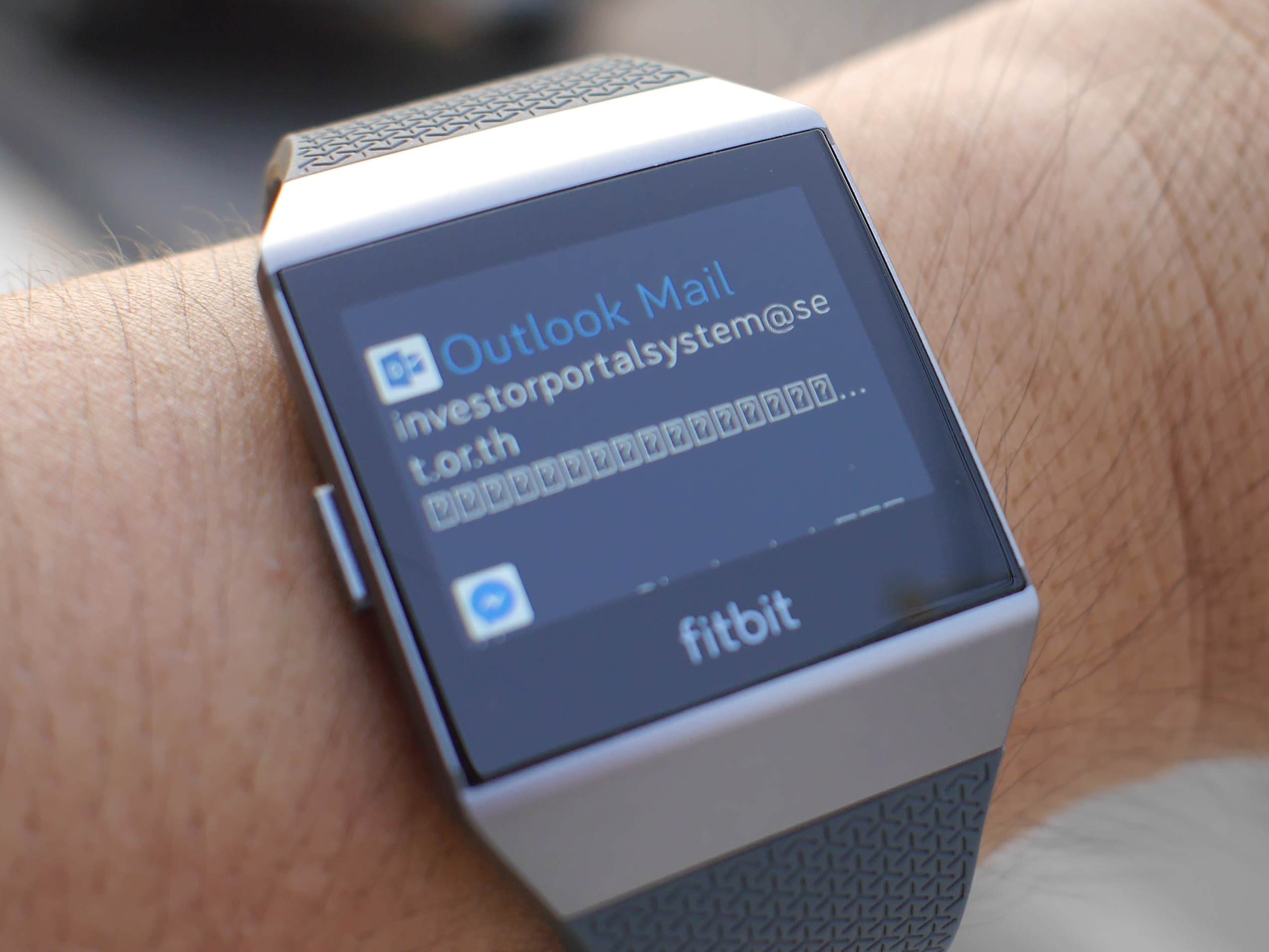 alt="Fitbit Ionic"