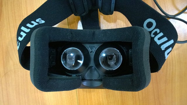 alt="Oculus Rift DK1"