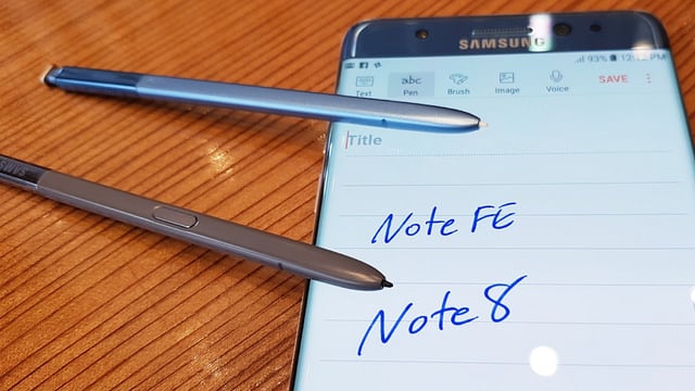 alt="Galaxy Note FE vs Note 8"