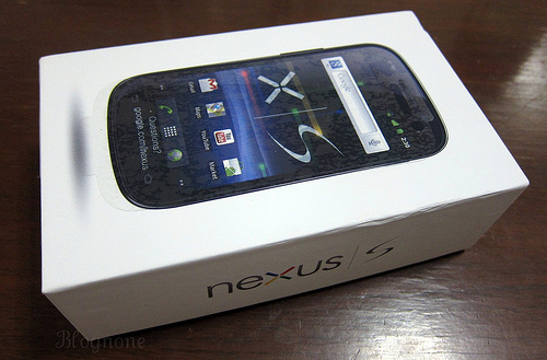 alt="Nexus S - Unbox"