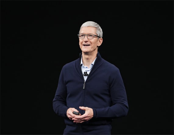 alt="Tim Cook"