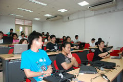 alt="ComKUCamp 2009/1 - บรรยากาศในเซสชั่น"