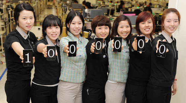 alt="Galaxy S 2 Becomes Million-Seller in Shortest Period Ever"