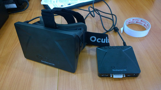 alt="Oculus Rift DK1"