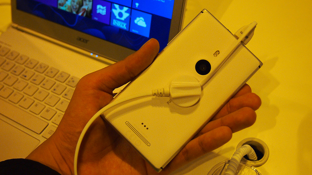 alt="Lumia 925"