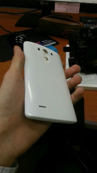 alt="lg-g3-leak-2-337x600"