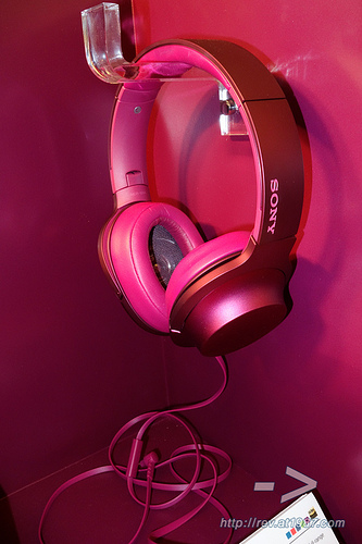 alt="Sony MDR-100AAP"