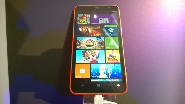 alt="Lumia 1320"