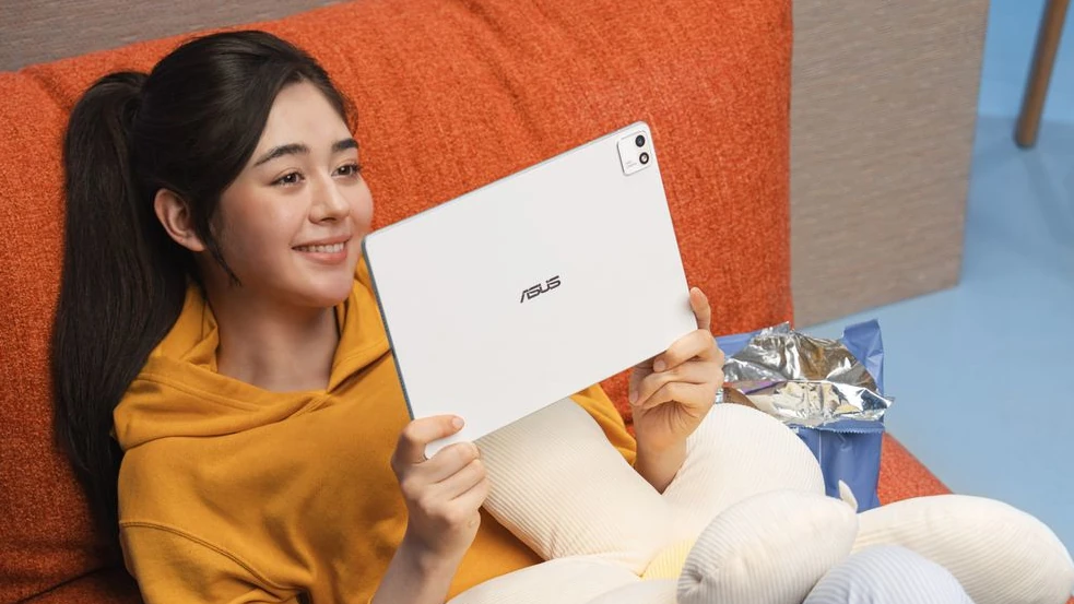 ASUS กลับมาทำแท็บเล็ต Android จอใหญ่ OLED 12.2" ในชื่อ ASUS 